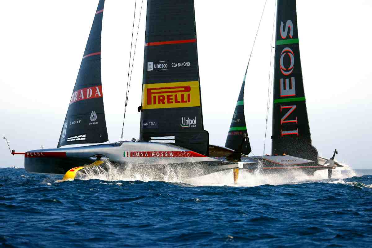 Luna Rossa, a 100 all'ora sul mare