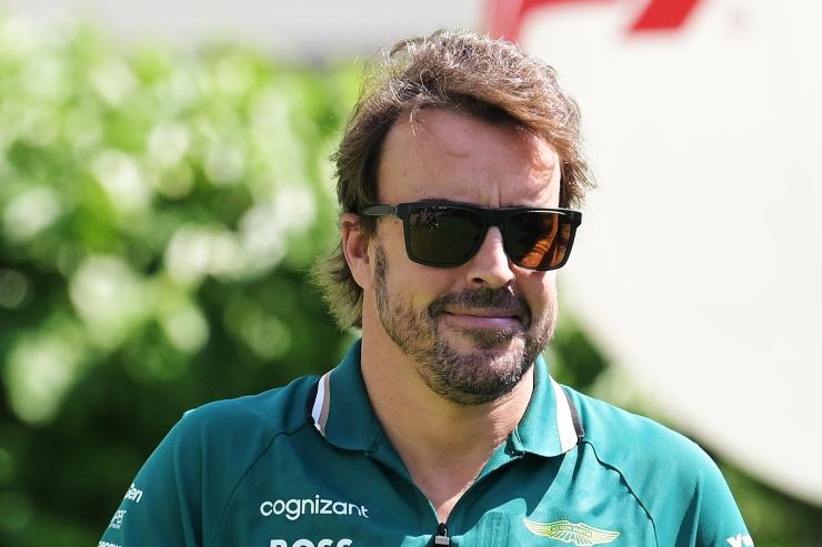 Fernando Alonso accuse a Leclerc